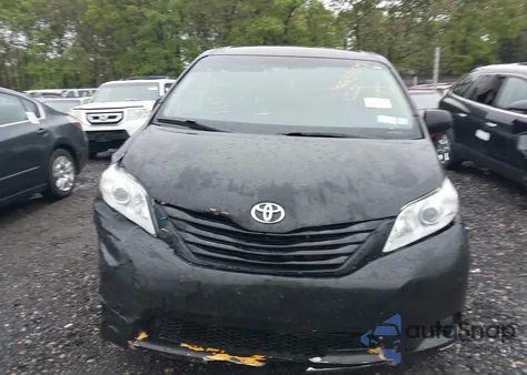 2016 Toyota Sienna L 7 Passenger z USA, uszkodzony, nr VIN 5TDZK3DC7GS729787